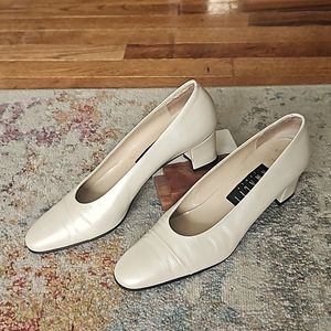 Amalfi Italy Pumps Sz9 AA